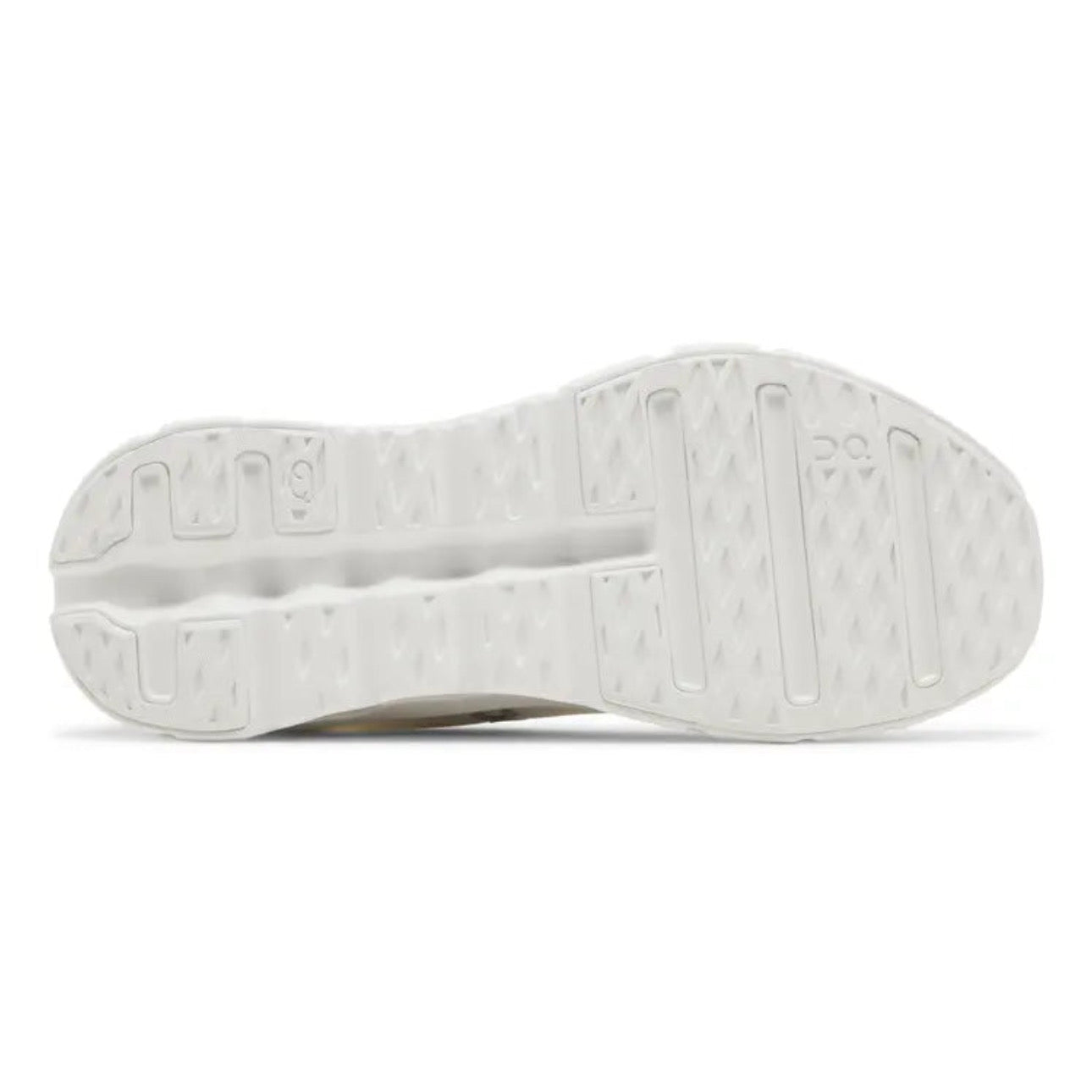 LOEWE x OnCloudtilt All white